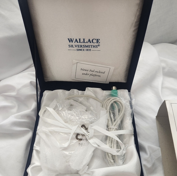 New Wallace Silversmiths Silverplated Computer Mouse w/Blue Velvet Storage Box - Picture 6 of 10
